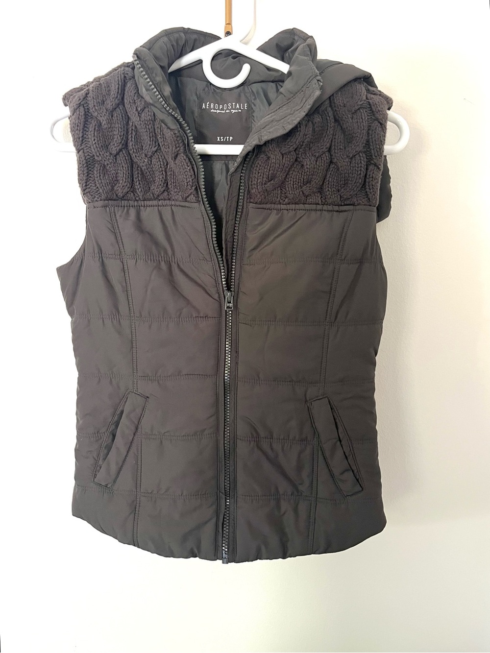 Aeropostale Women's Quilted Hooded Vest - Dark gray